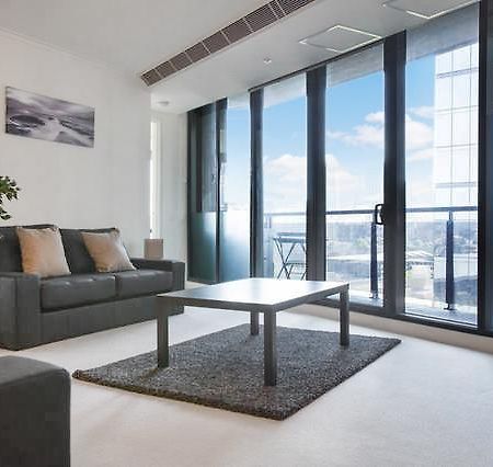 Mj Shortstay Whiteman St Apartment Мельбурн Экстерьер фото